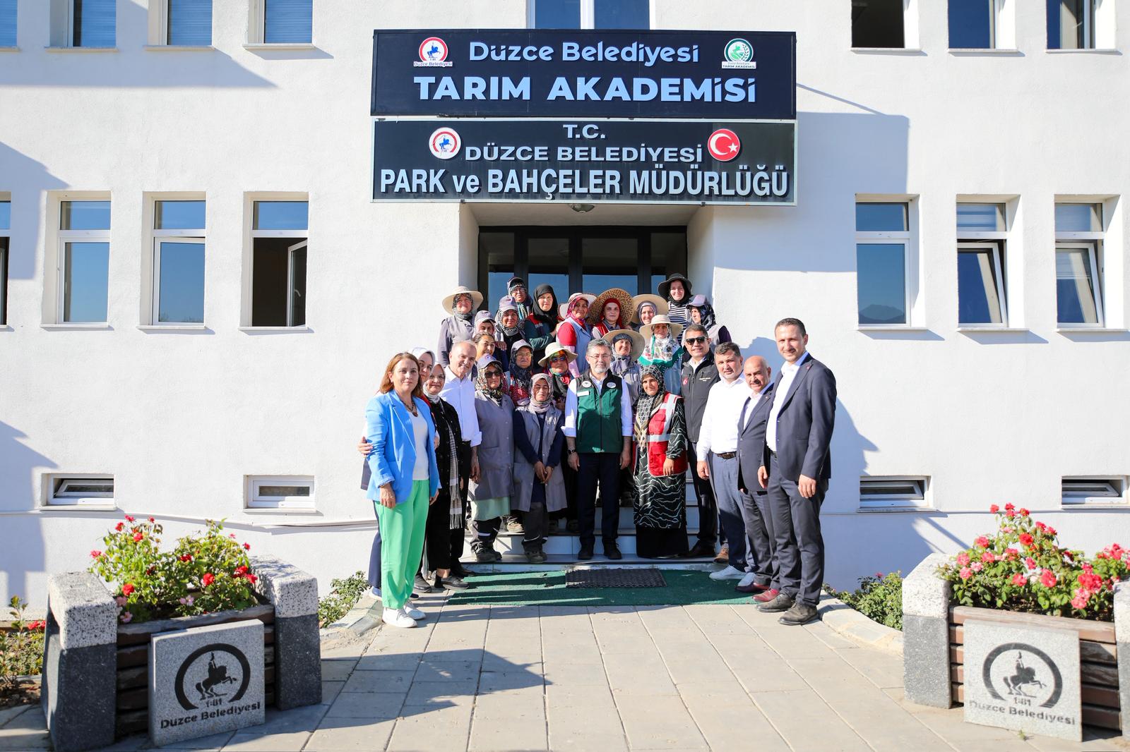 Tarım Bakanı Yumaklı’dan Düzce Tarım Akademisi’ne Ziyaret