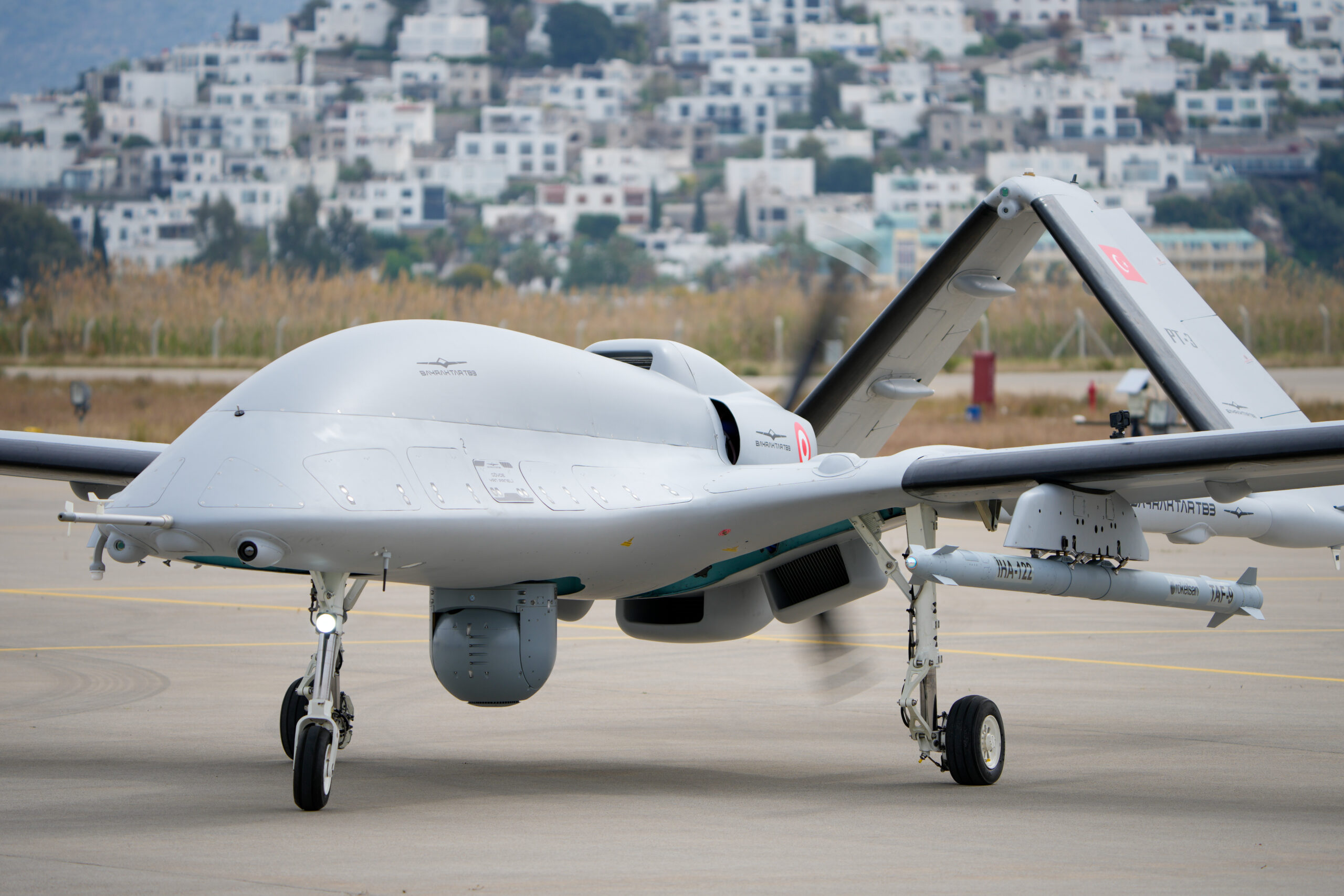 TCG Anadolu ve TB3 SİHA’dan Baltık Denizi’nde Tarihi Görev: 8 Saatlik Uçuşla 1700 Kilometre Kat Edildi