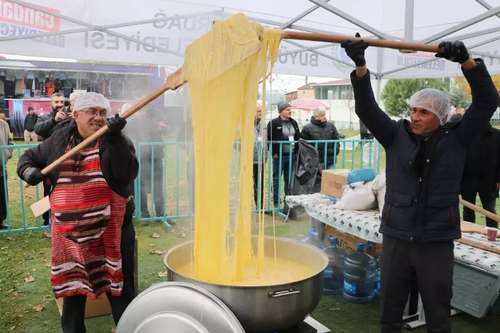 Tekirdağ’da Lezzet Taşkını: Kazan Kazan Mıhlama, Izgara Izgara Hamsi