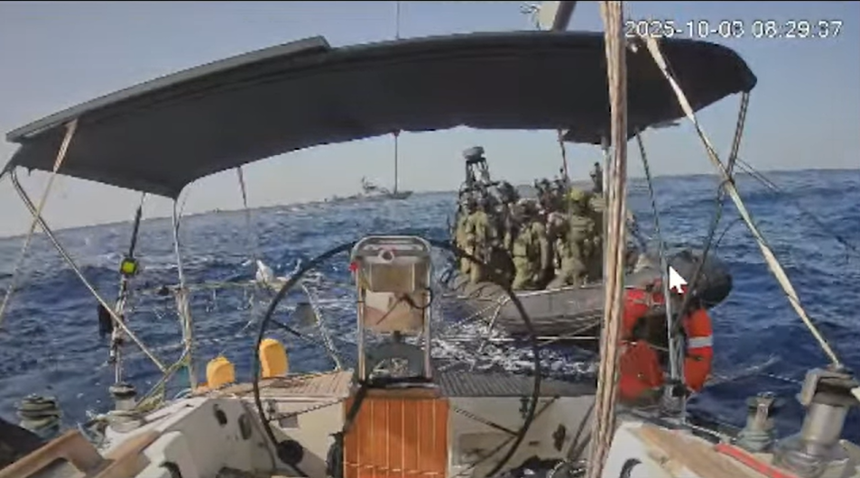 Terörist İsrail Devleti, Sumud Filosunun Son Gemisine Uluslararası Sularda Müdahale Etti