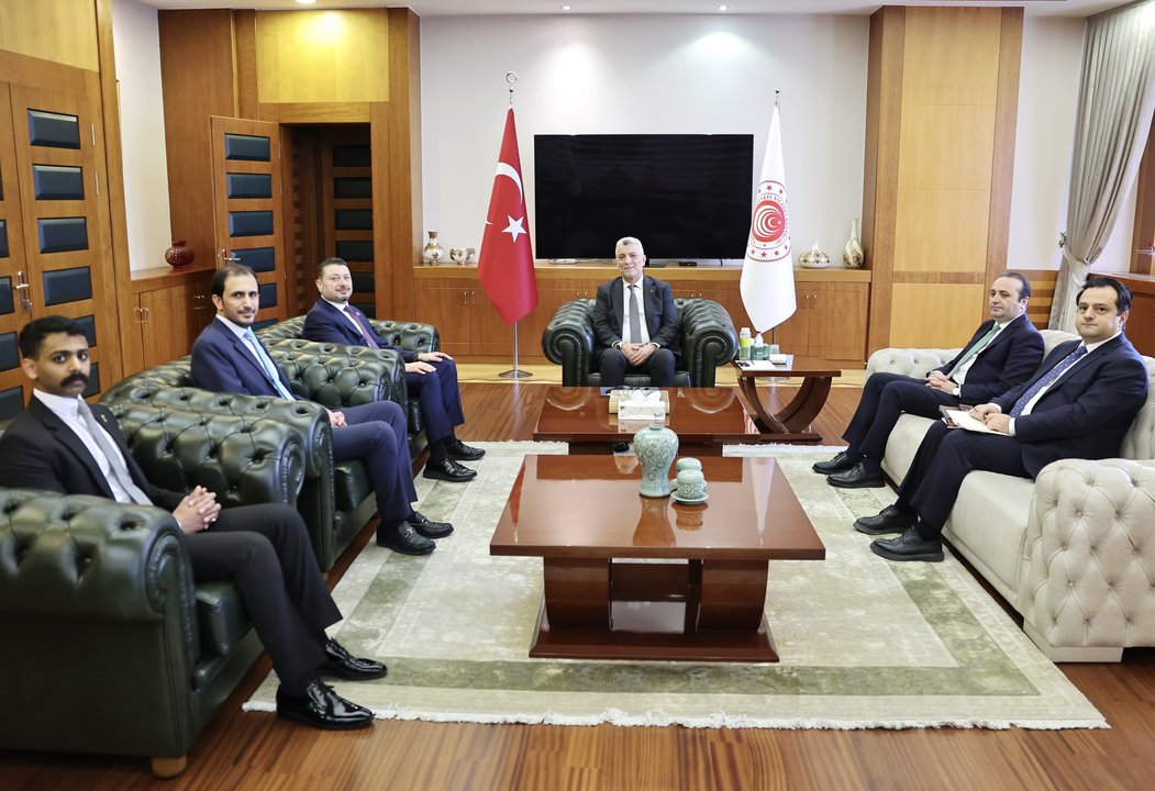 Ticaret Bakanı Bolat, Suudi Arabistan Büyükelçisi Abualnasr ile Görüştü