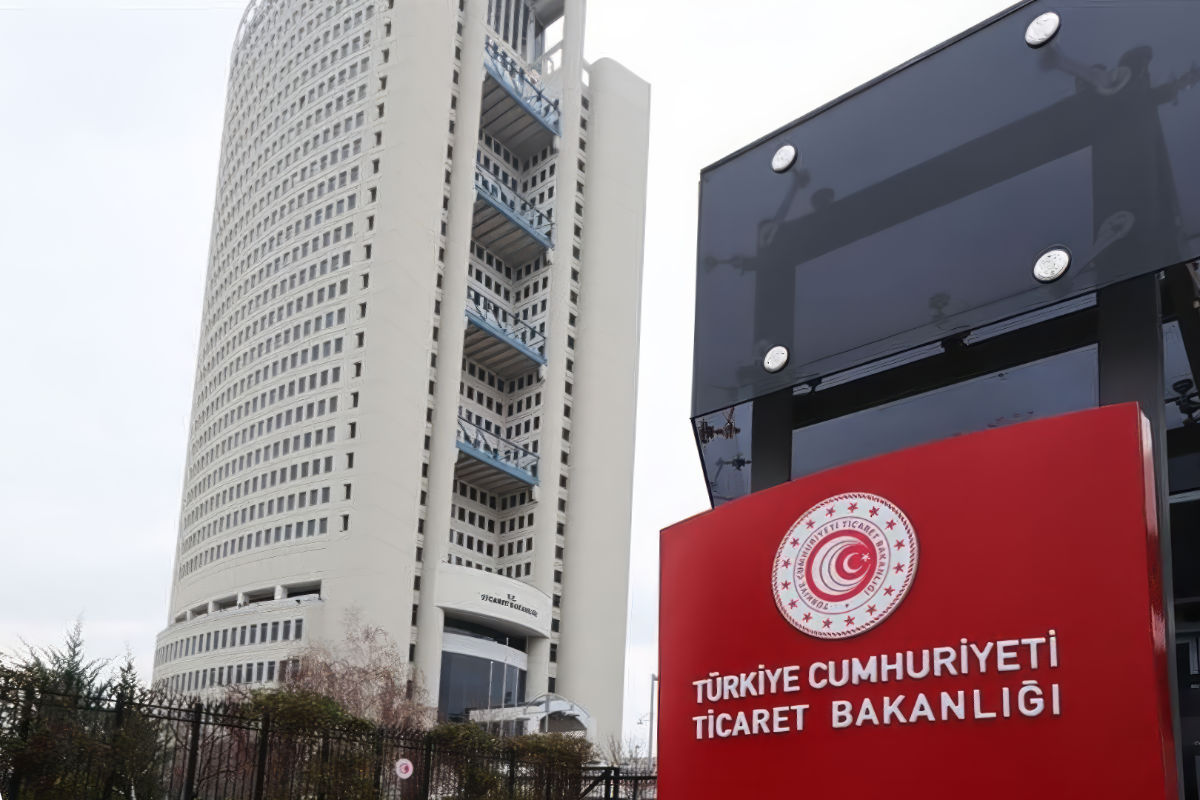 Ticaret Bakanı Bolat: Yıllık İhracatta 267 Milyar Dolar ile Rekor Kırıldı