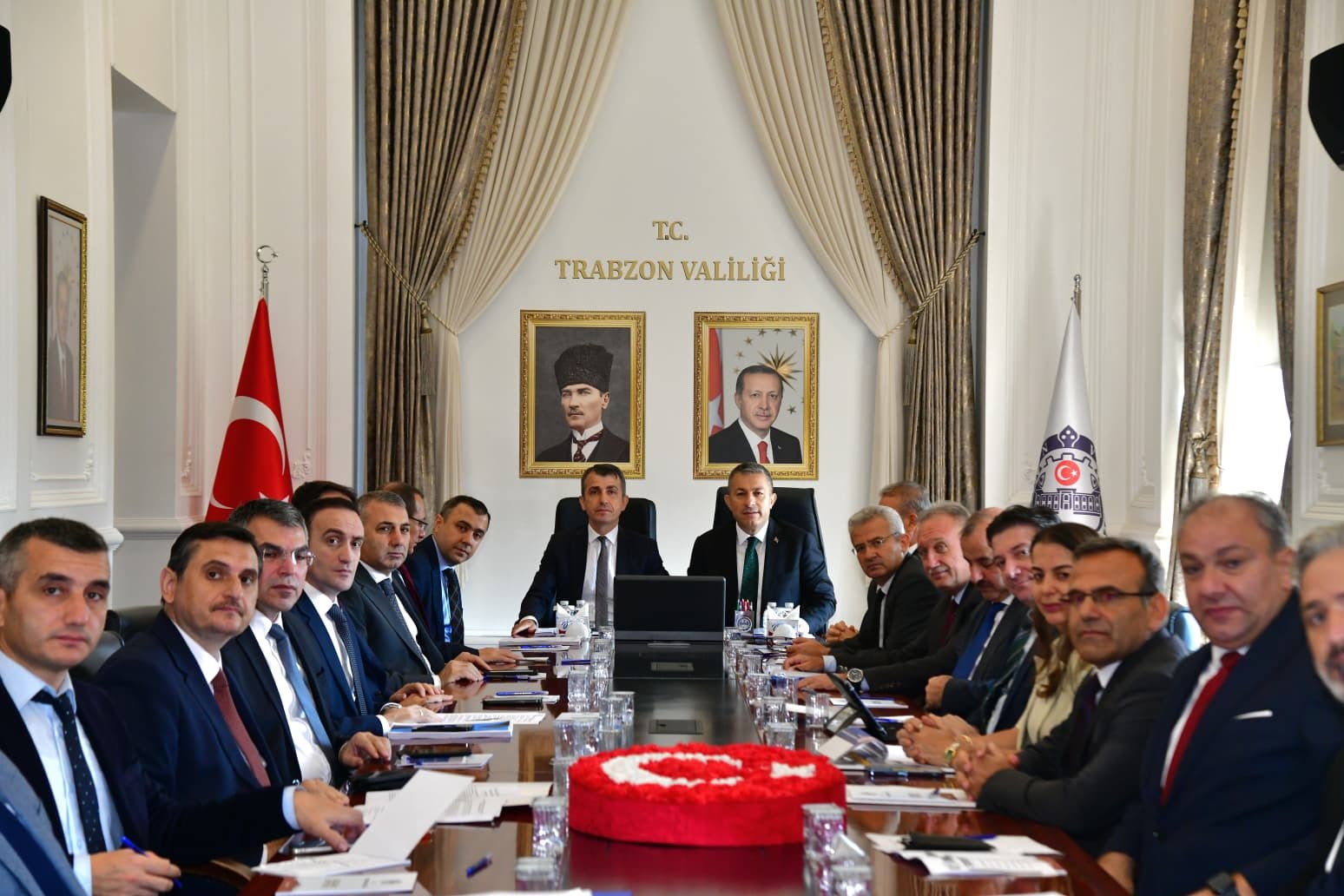 Trabzon Valisi Tahir Şahin Başkanlığında Vatandaş Memnuniyeti Toplantısı Gerçekleştirildi