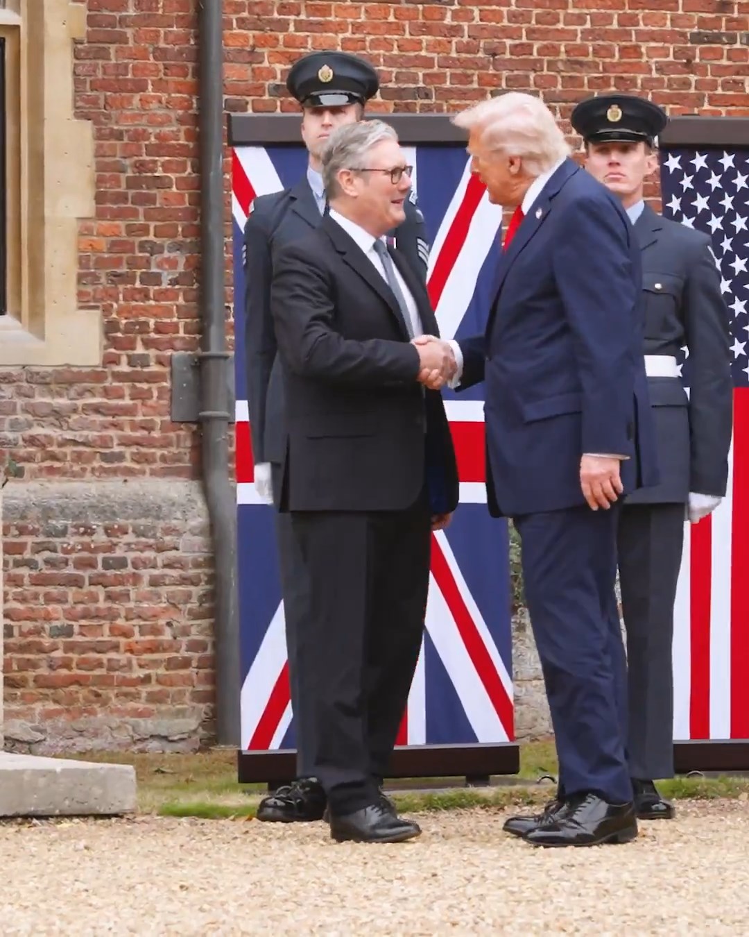 Trump, İngiltere Başbakanı Starmer İle Chequers’ta Buluştu