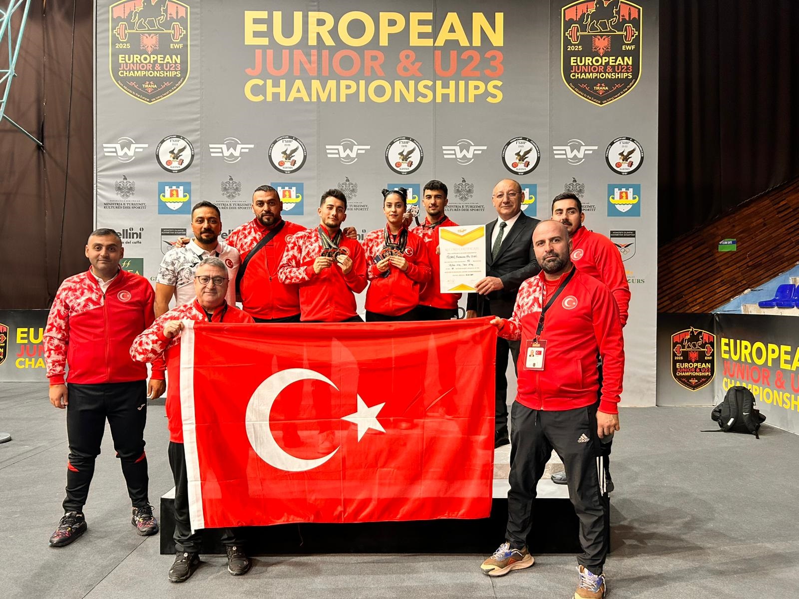 Türk Halterciler Avrupa Zirvesinde: 49 Madalya ile Büyük Başarı