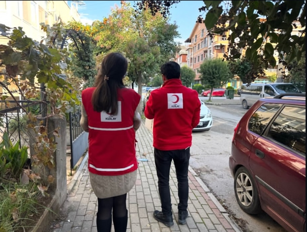 Türk Kızılay Kadın Yalova’dan İhtiyaç Sahibi Ailelere Gıda Desteği