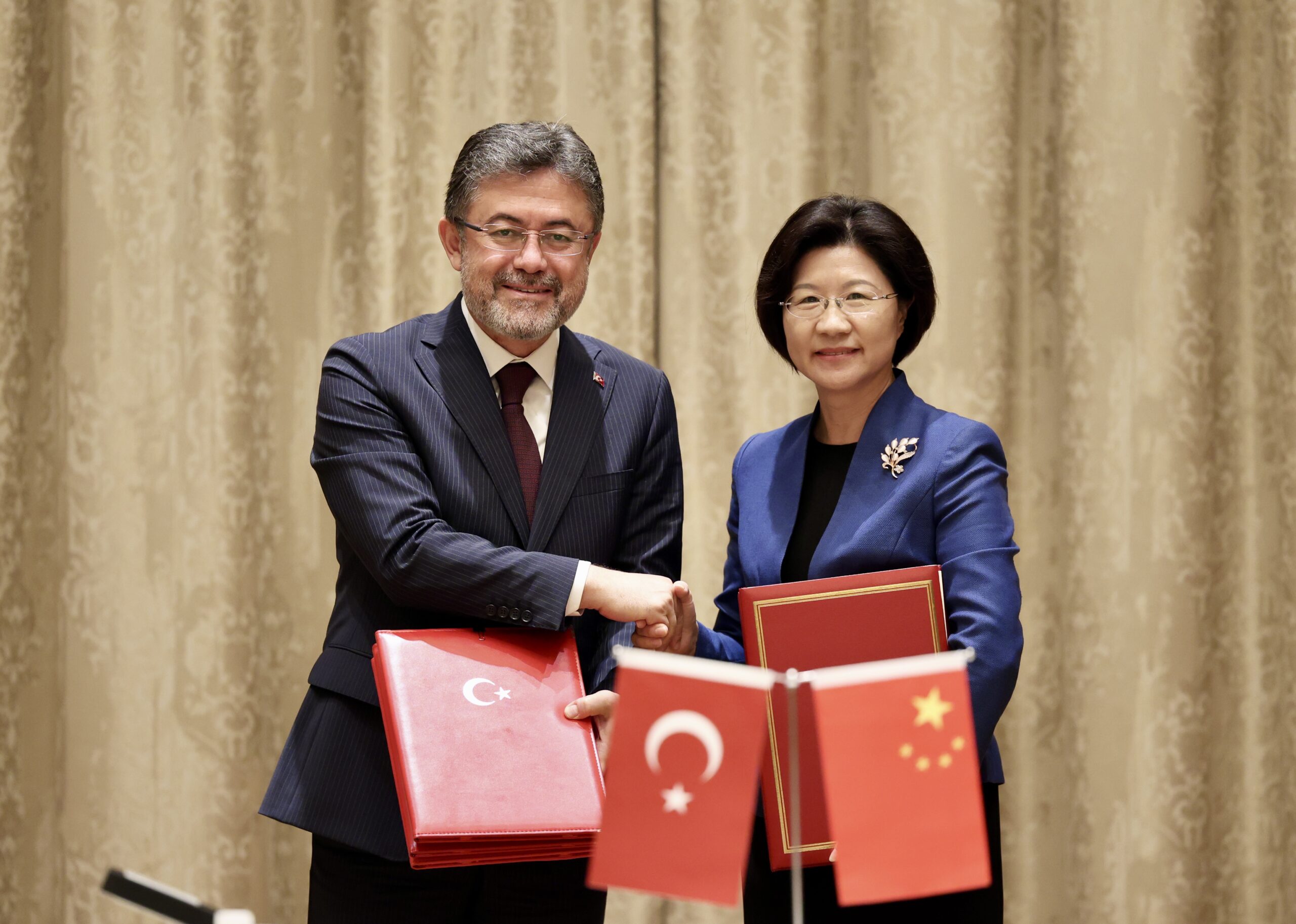 Türkiye İle Çin Arasında Su Ürünleri ve Badem İhracatı Protokolleri İmzalandı