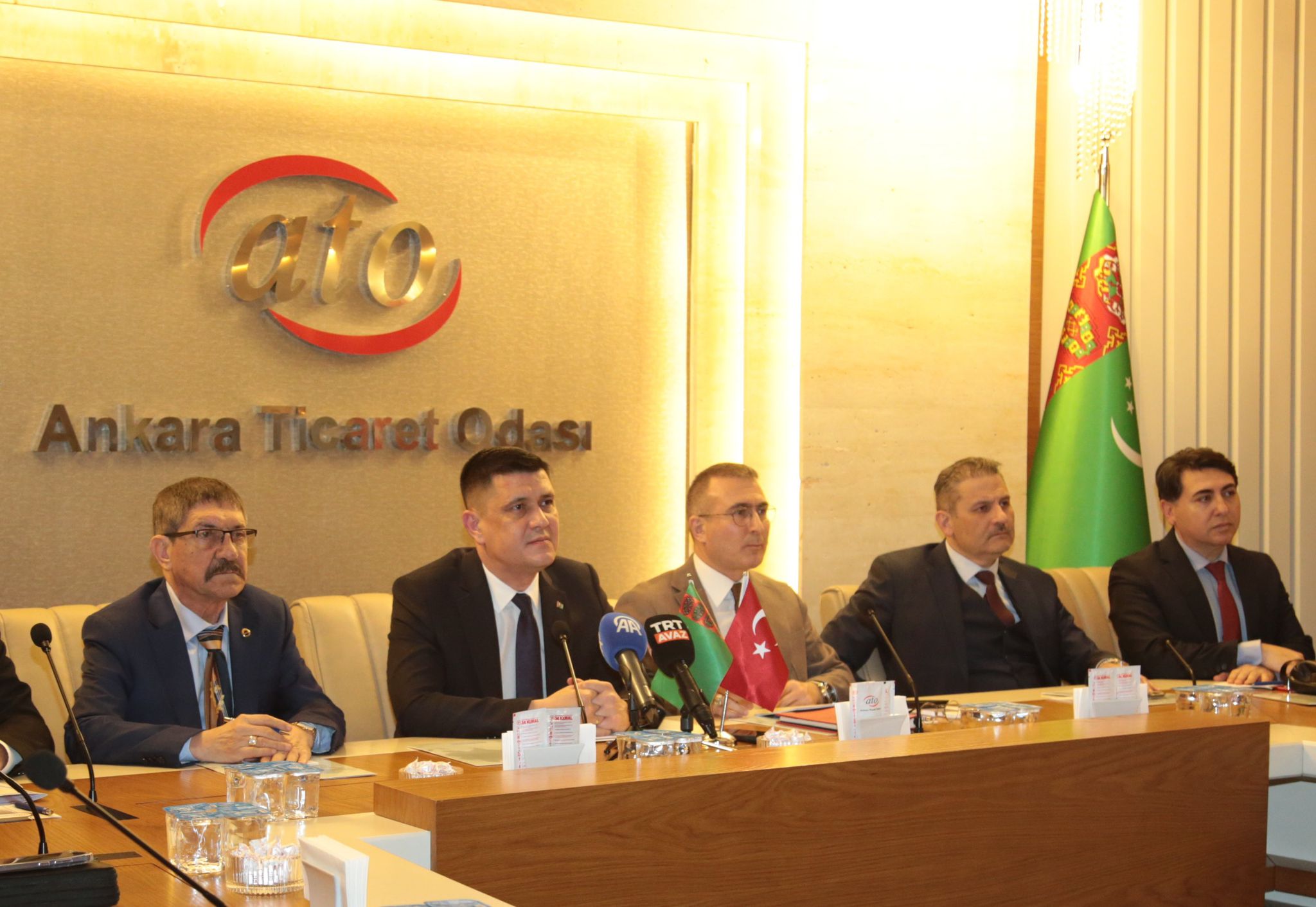 Türkiye-Türkmenistan Ekonomik ve Ticari İşbirliği Toplantısı’na Yoğun Katılım