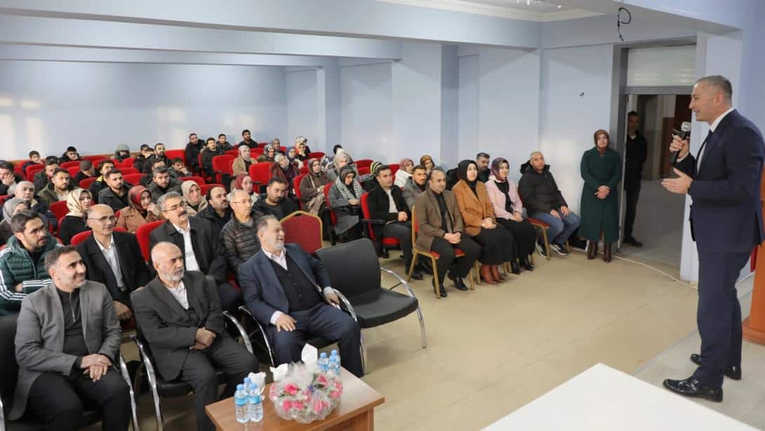 Türkiye Yüzyılı Maarif Modeli Ve Değer Temelli Eğitim Söyleşisi Düzenlendi