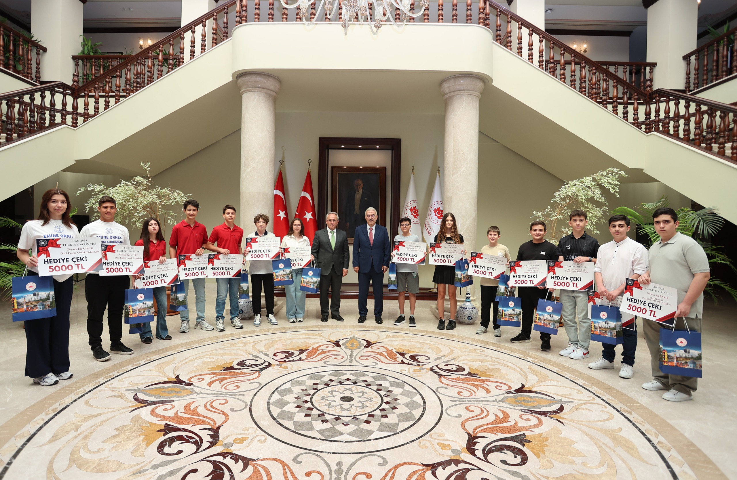 Vali Ayyıldız’dan LGS Birincilerine Tebrik