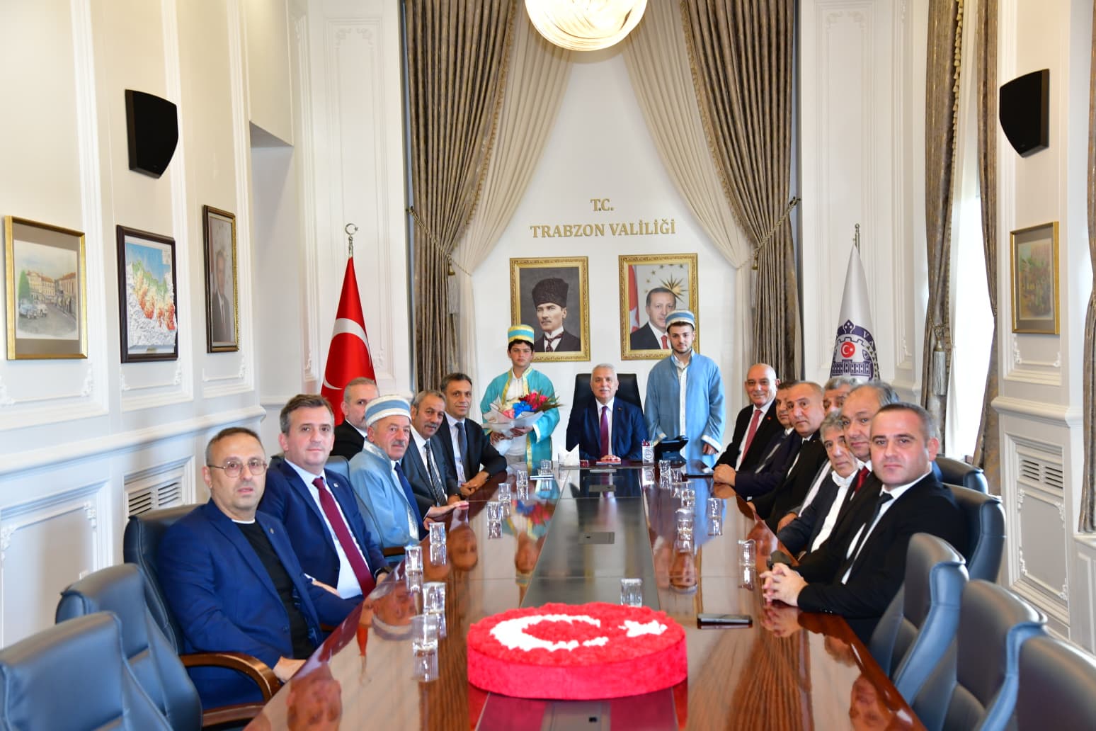 Vali Aziz Yıldırım, Yılın Ahilerini Kabul Etti