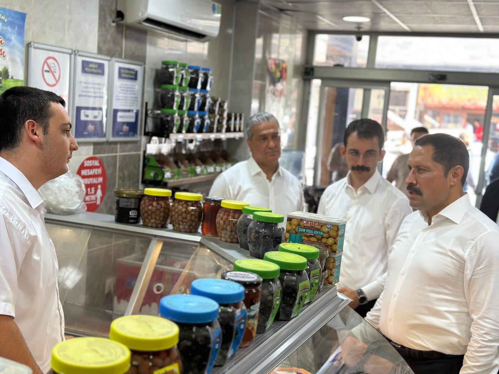 Vali Masatlı ve ilçe protokolü Belen esnafıyla buluştu