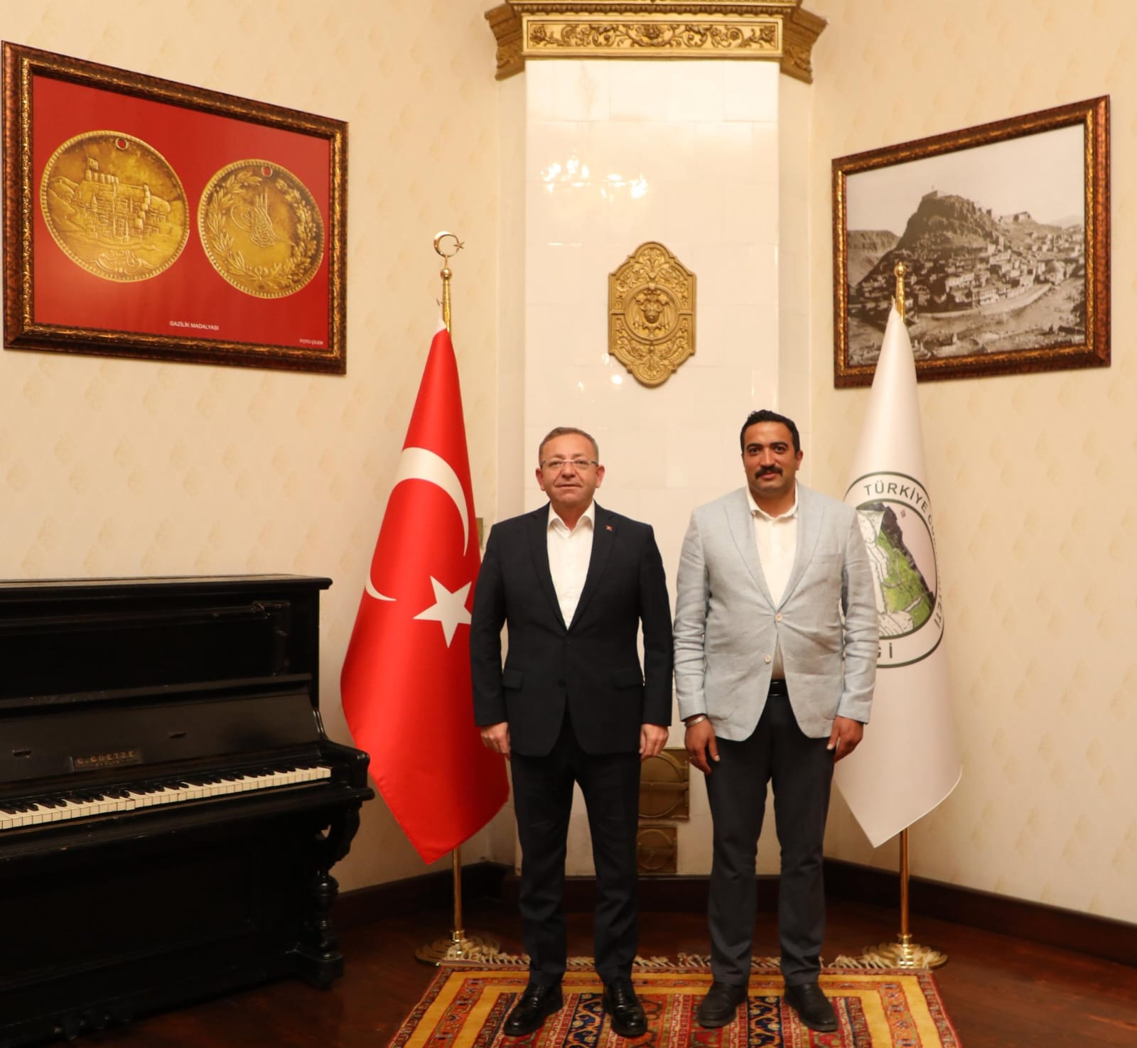 Vali Ziya Polat, Sarıkamış Belediye Başkanı Serdar Kılıç’ı Makamında Kabul Etti