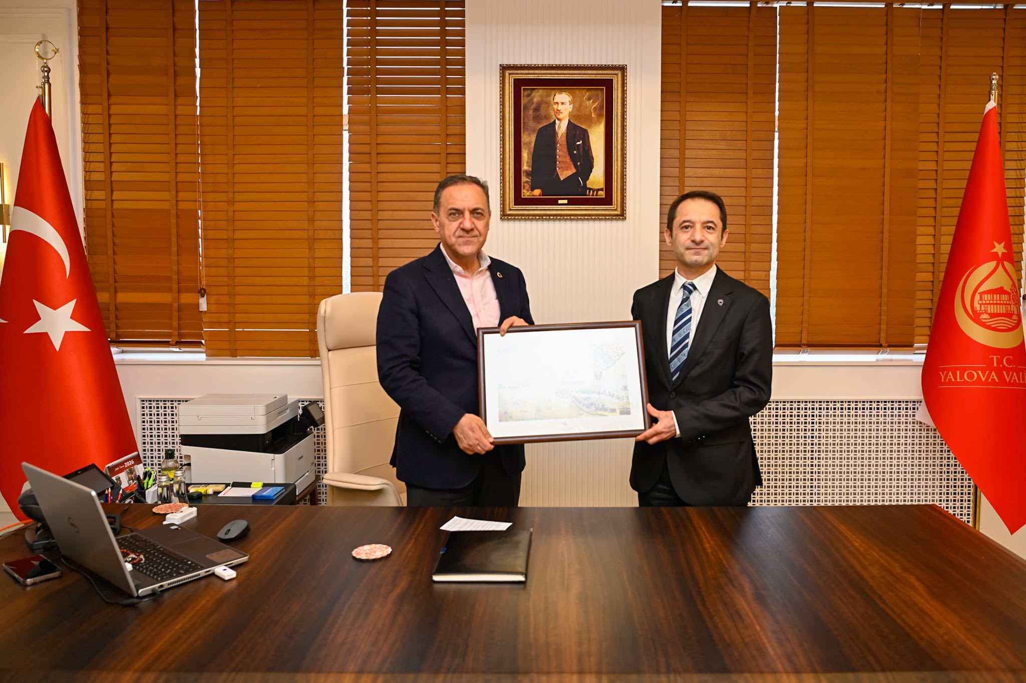 Valilikte Yoğun Mesai: Kurum Müdürlerinden Hayırlı Olsun Ziyareti