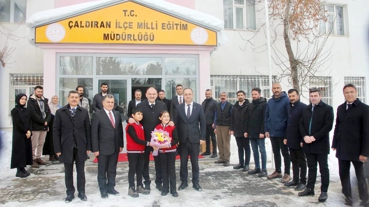 Van İl Millî Eğitim Müdürü Çandıroğlu’ndan Çaldıran’a Çalışma Ziyareti