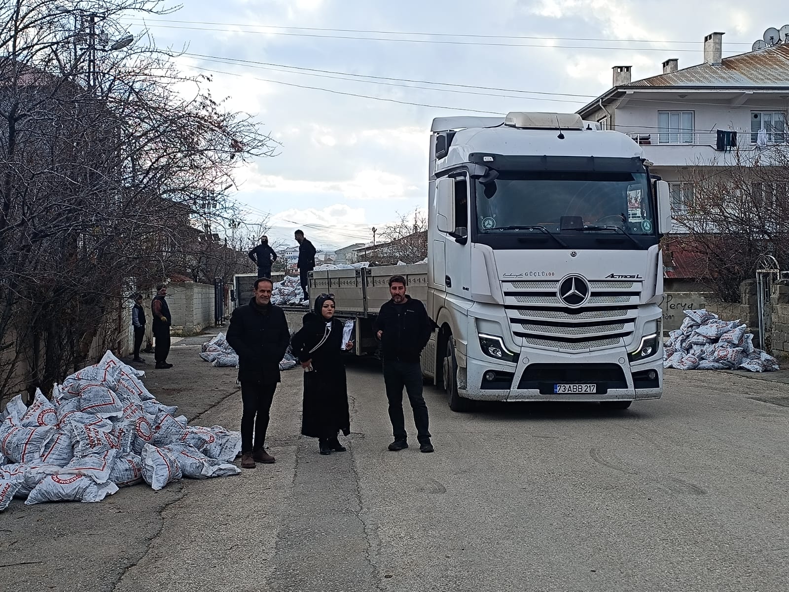 Van İpekyolu’nda Kömür Yardımı Devam Ediyor