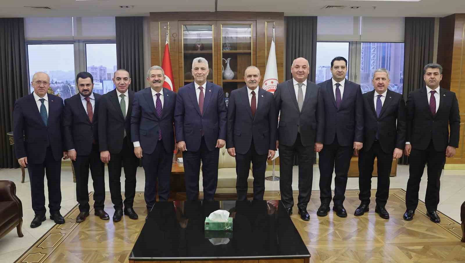 Van TSO Heyetinden Ticaret Bakanı Ömer Bolat’a Ziyaret: Van’ın Talepleri Masaya Yatırıldı