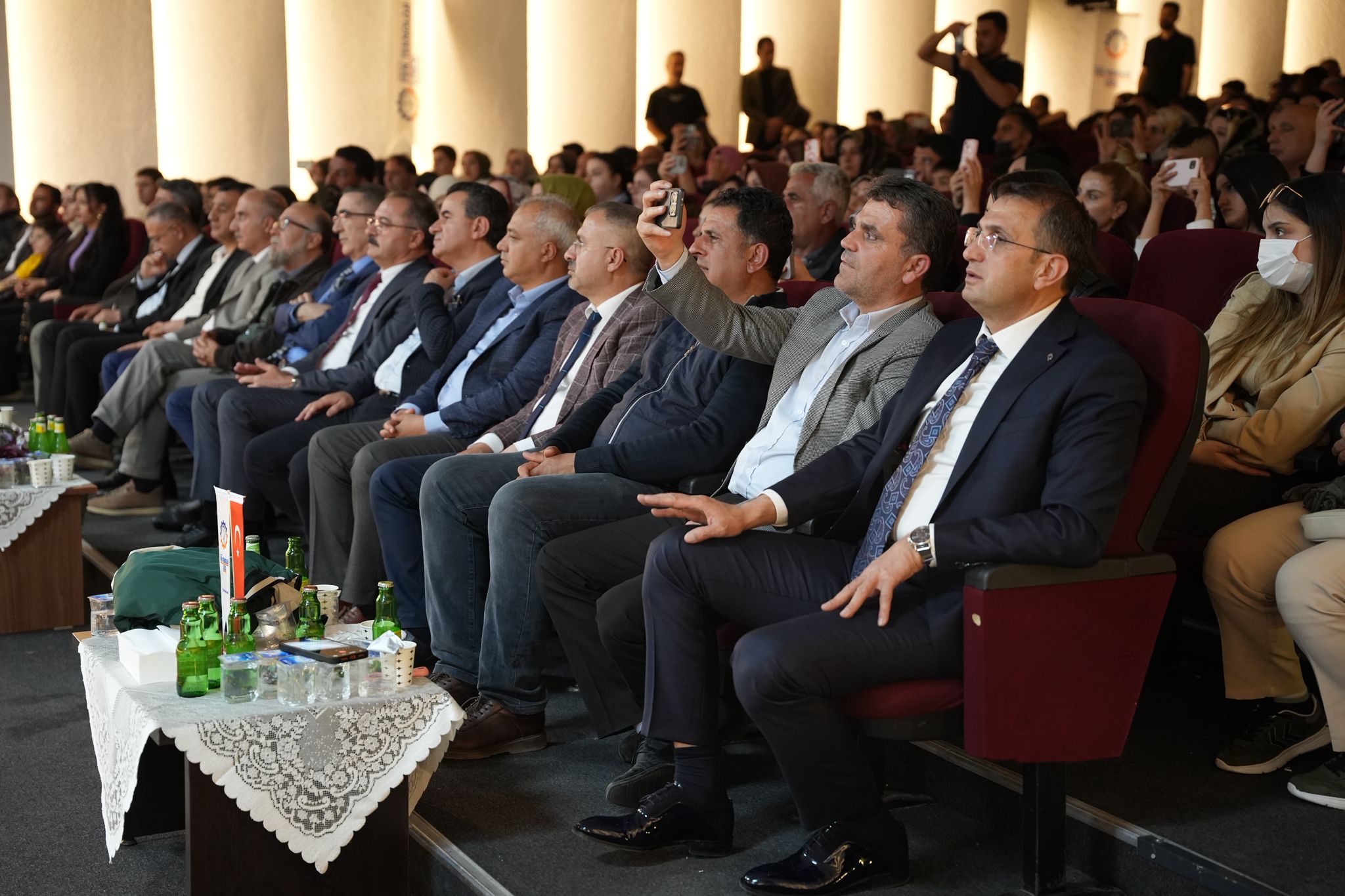 Van’da “Anadolu Ezgileri” Gecesine Yoğun İlgi