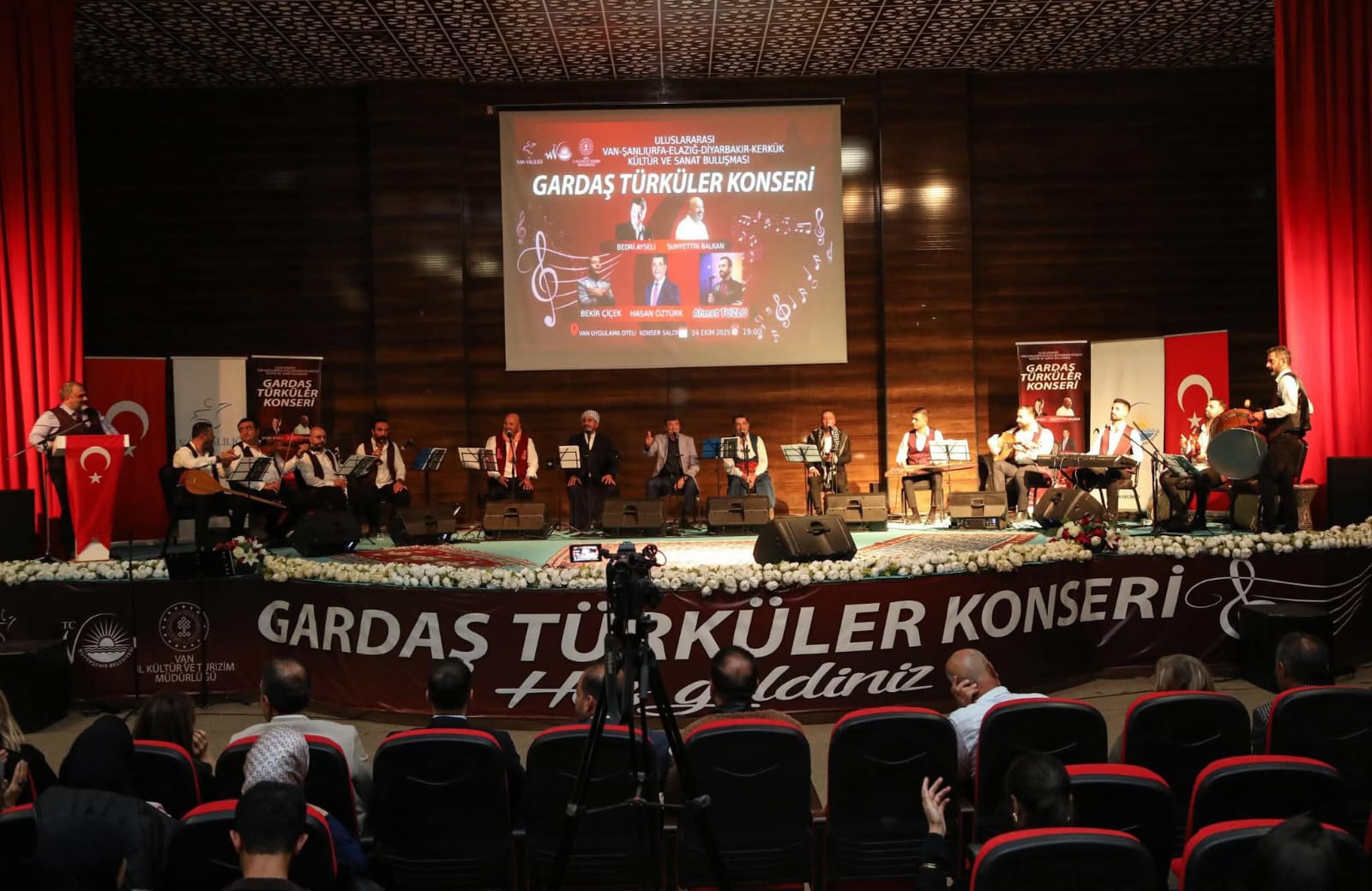 Van’da “Gardaş Türküler” Konseriyle Kültürel Kardeşlik Rüzgârı Esti
