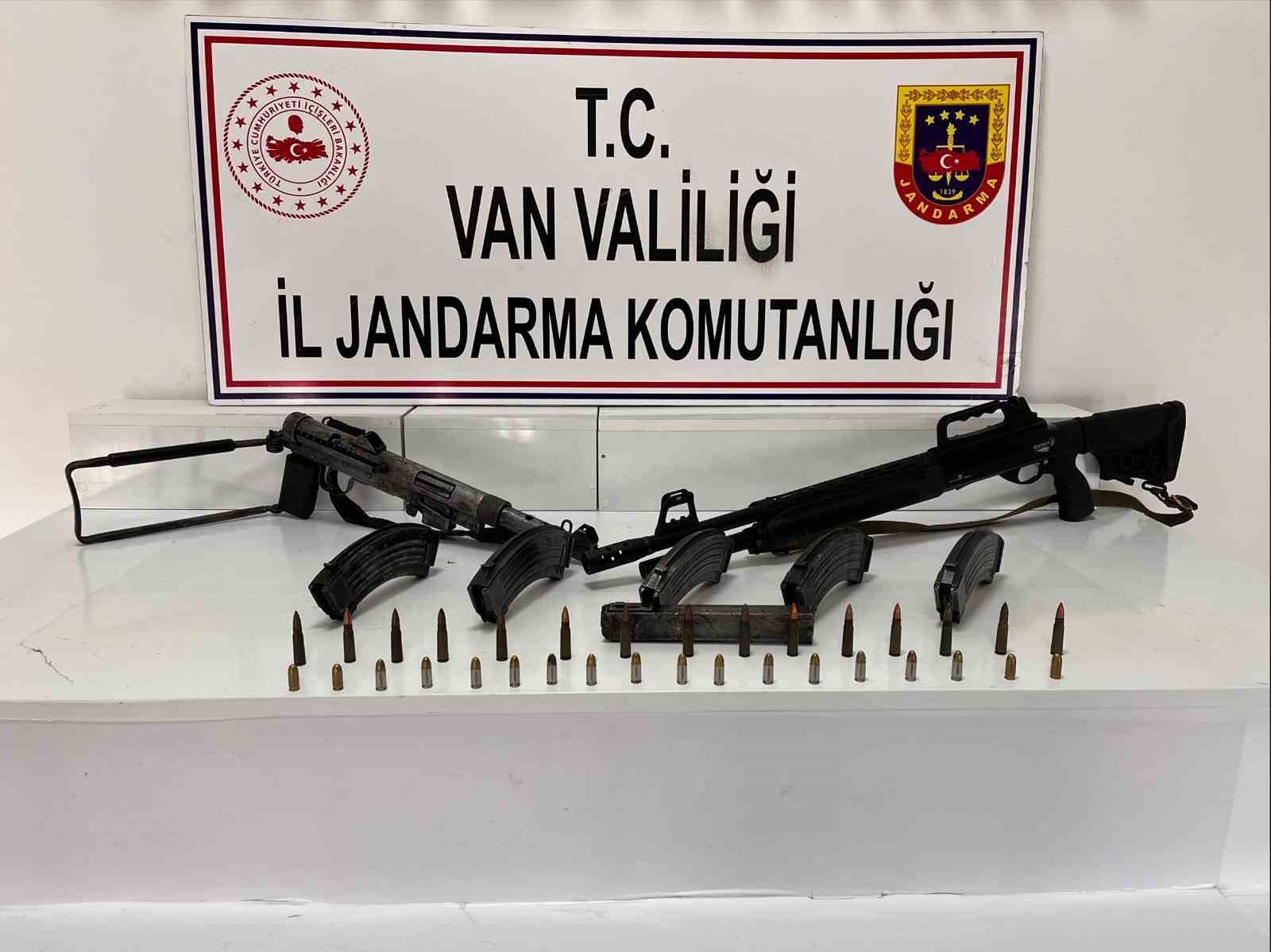 Van’da Jandarmadan Silah Operasyonu: Çok Sayıda Mühimmat Ele Geçirildi