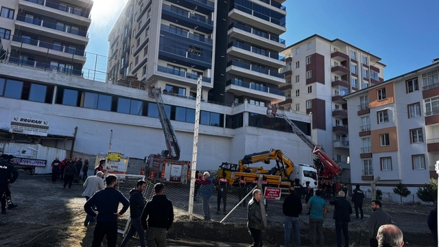 Van’da Kapalı Otopark Yangınında 29 Kişi Dumandan Etkilendi