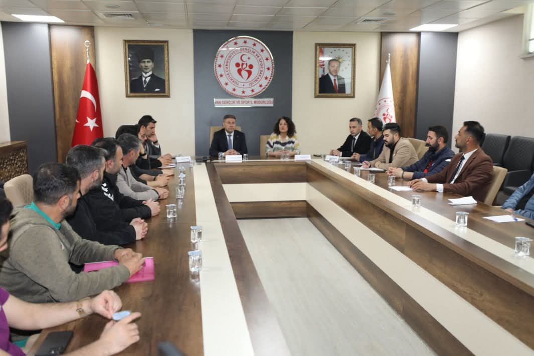 Van’da Spor Kulüpleri Bilgilendirme Toplantısı Düzenlendi