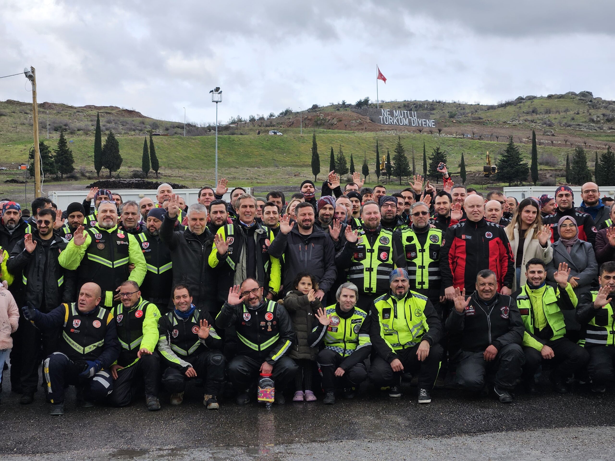 Yağmura Meydan Okuyan Kortej: Motorcular Sındırgı İçin Bir Araya Geldi