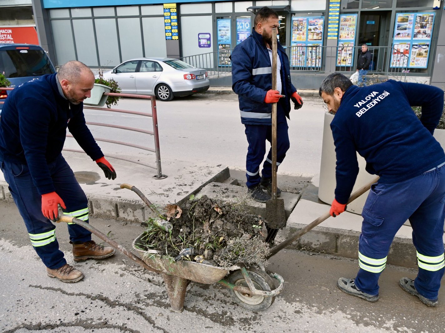 Yalova Belediyesi Yağışlara Karşı Altyapı Tedbirlerini Artırdı