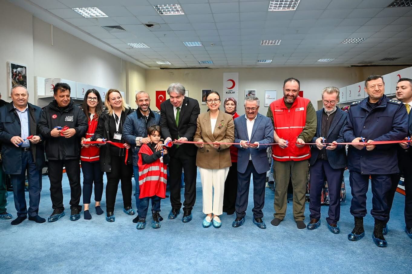 Yalova Üniversitesi’nde Sosyal Butik Açıldı: İyiliğin ve Dayanışmanın Yeni Adresi