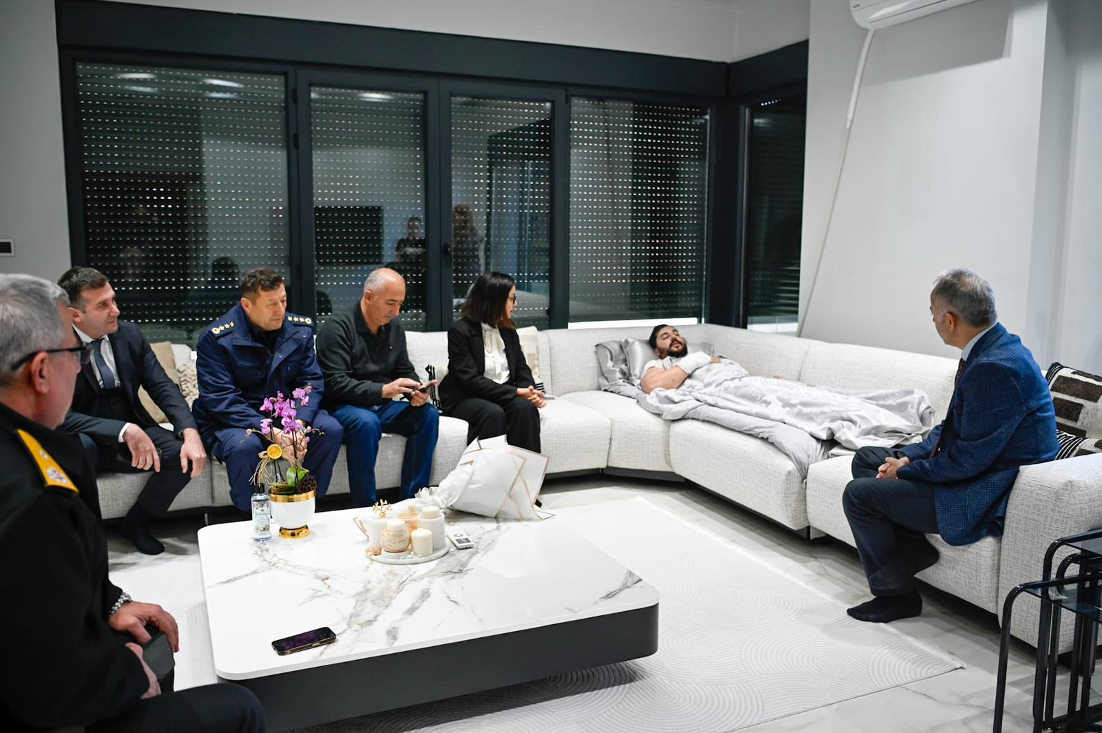 Yalova’da Devlet Zirvesi, DEAŞ’lı Teröristlerle Çıkan Çatışmada Yaralanan Polisleri Ziyaret Etti