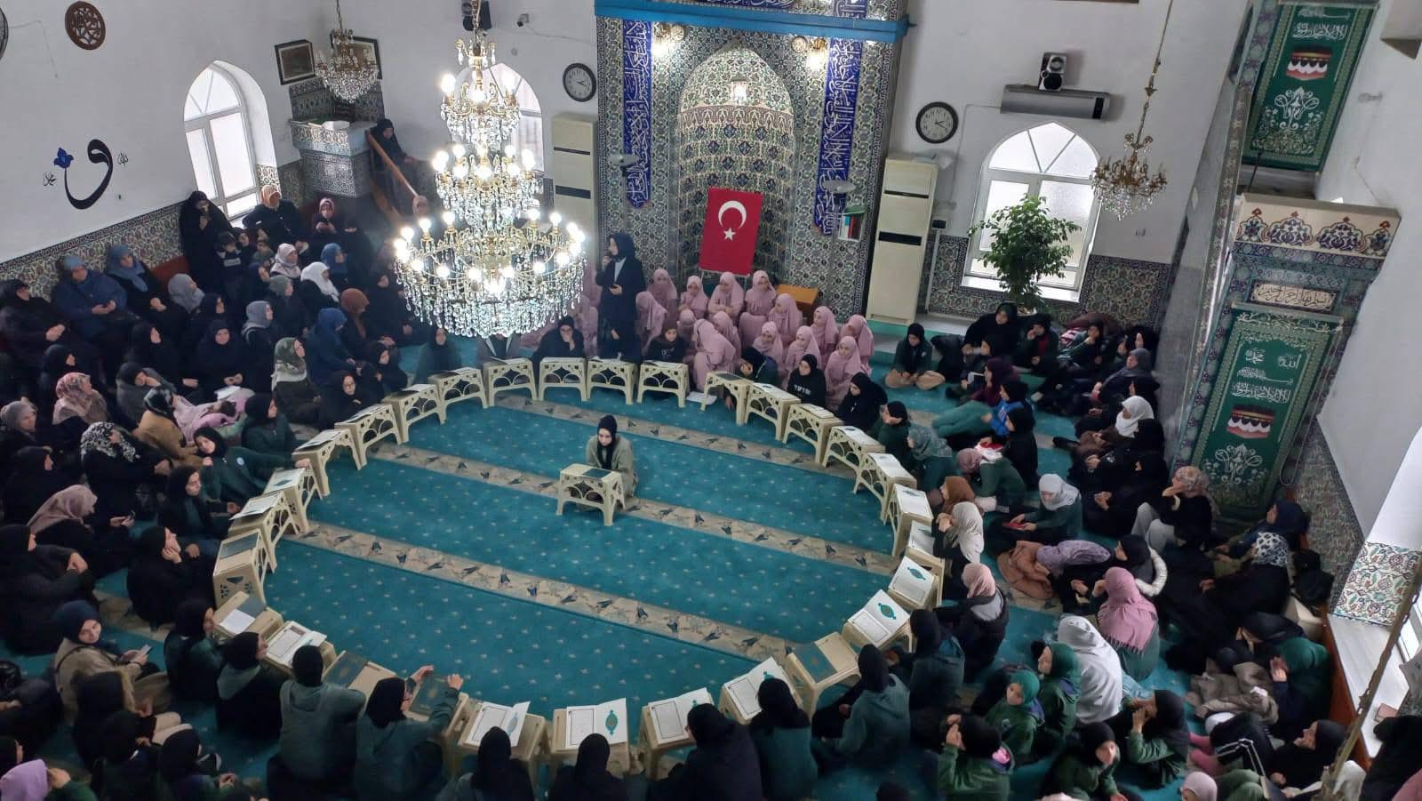 Yalova’da Kız Hafızlardan Çanakkale Şehitlerine Vefa: 30 Dakikada 30 Hatim
