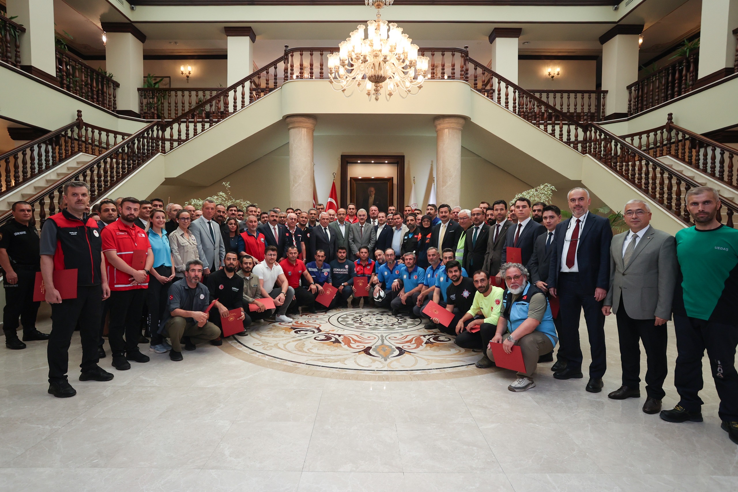 Yangın Kahramanlarına Vali’den Teşekkür Belgesi