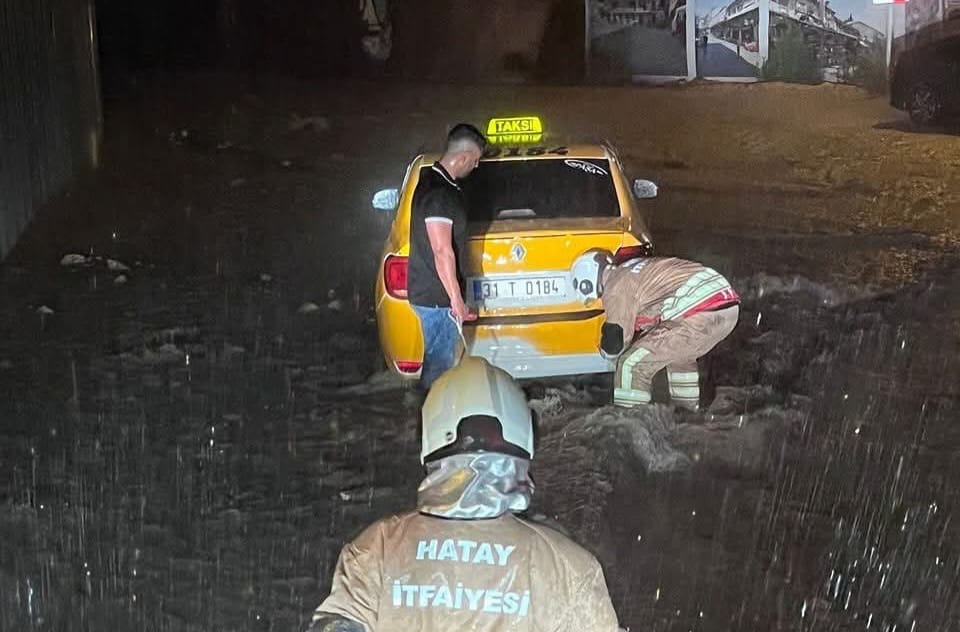 Yoğun Yağış Hatay’ı Etkisi Altına Aldı